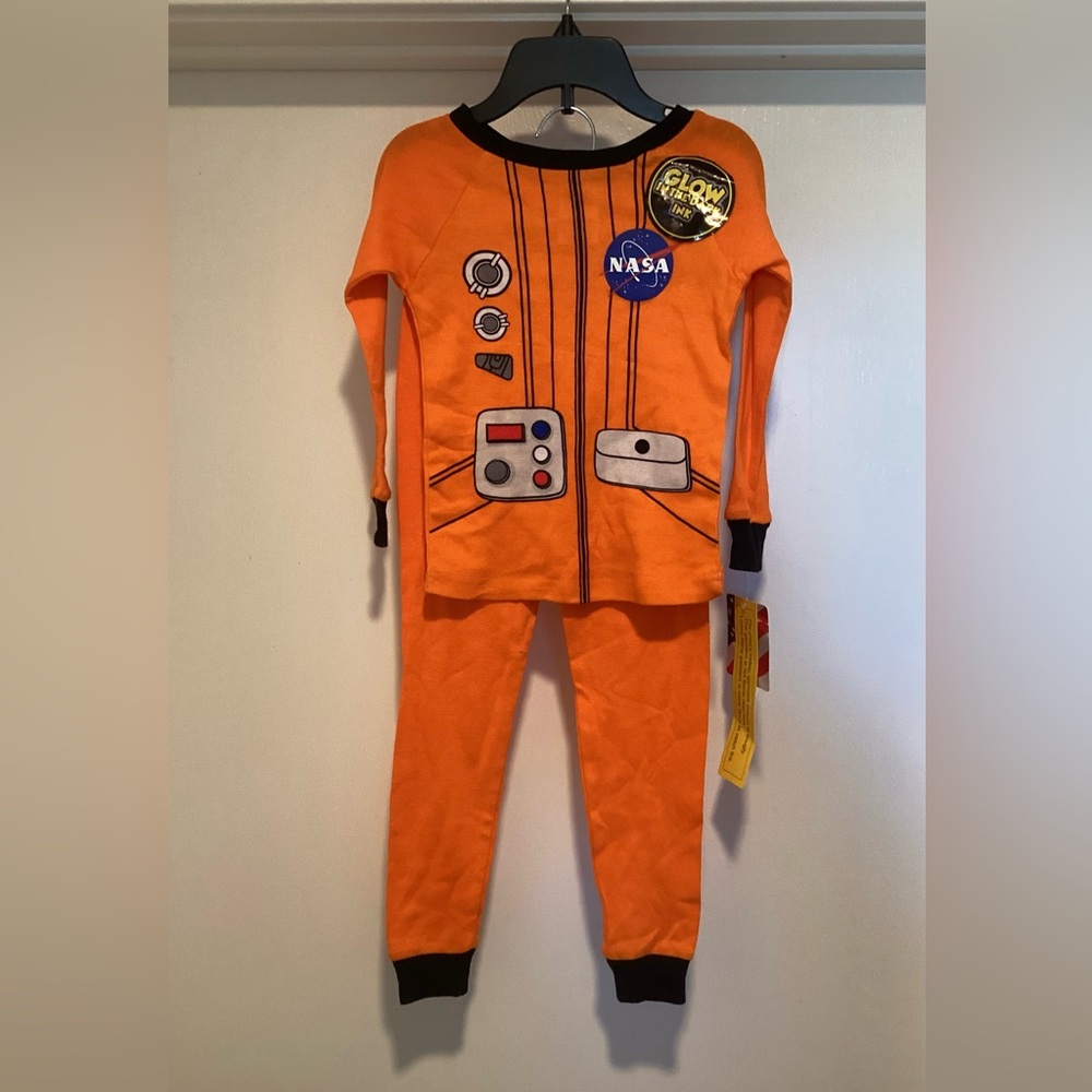 Kids Orange Glow-In-The-Dark Space Pajama Set - Picture 4 of 6